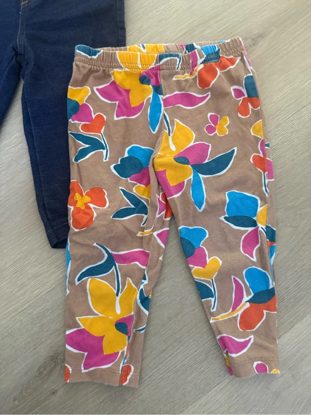 Carter’s set of 2 stretchy legging/pants